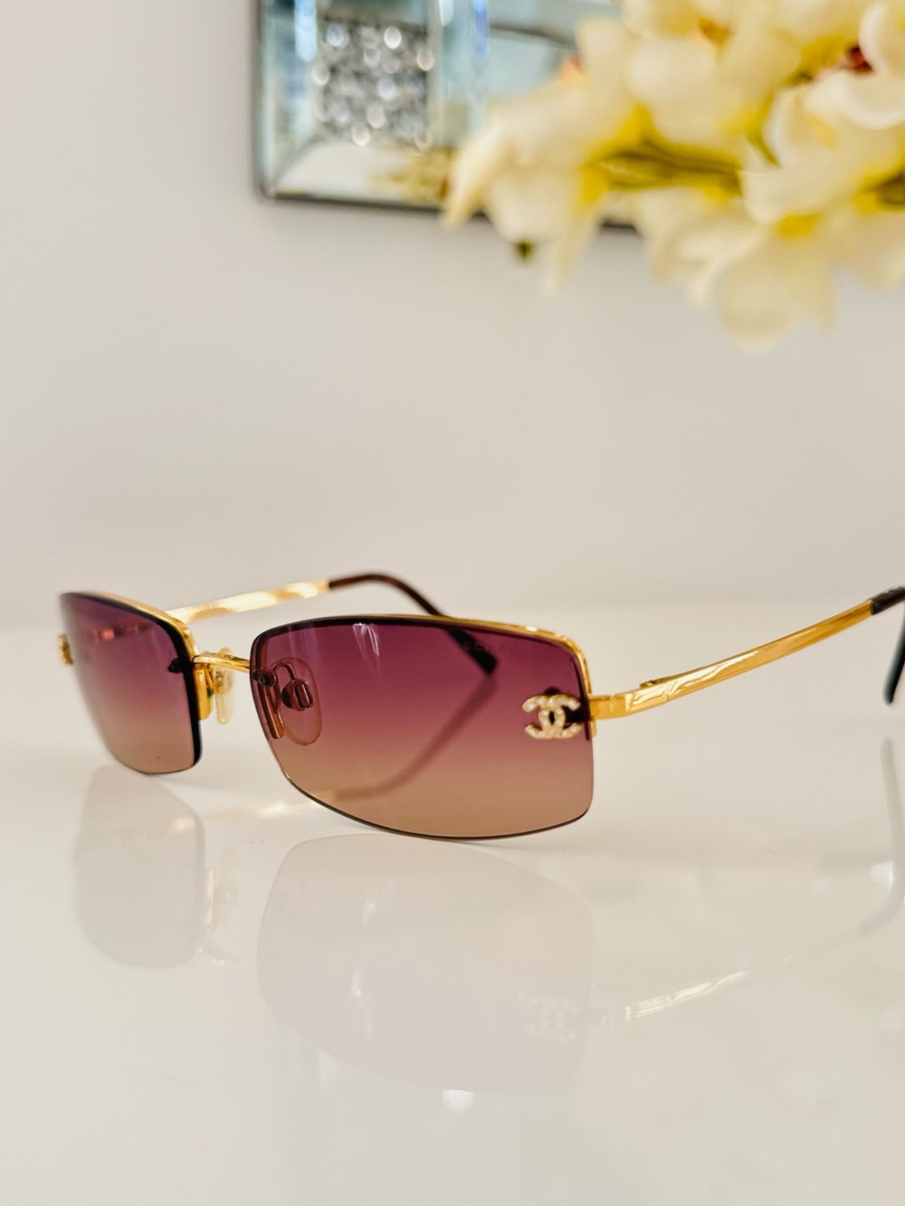 Extremely RARE 🍒 Chanel Vintage Gold crystal Swarovski rimless sunglasses